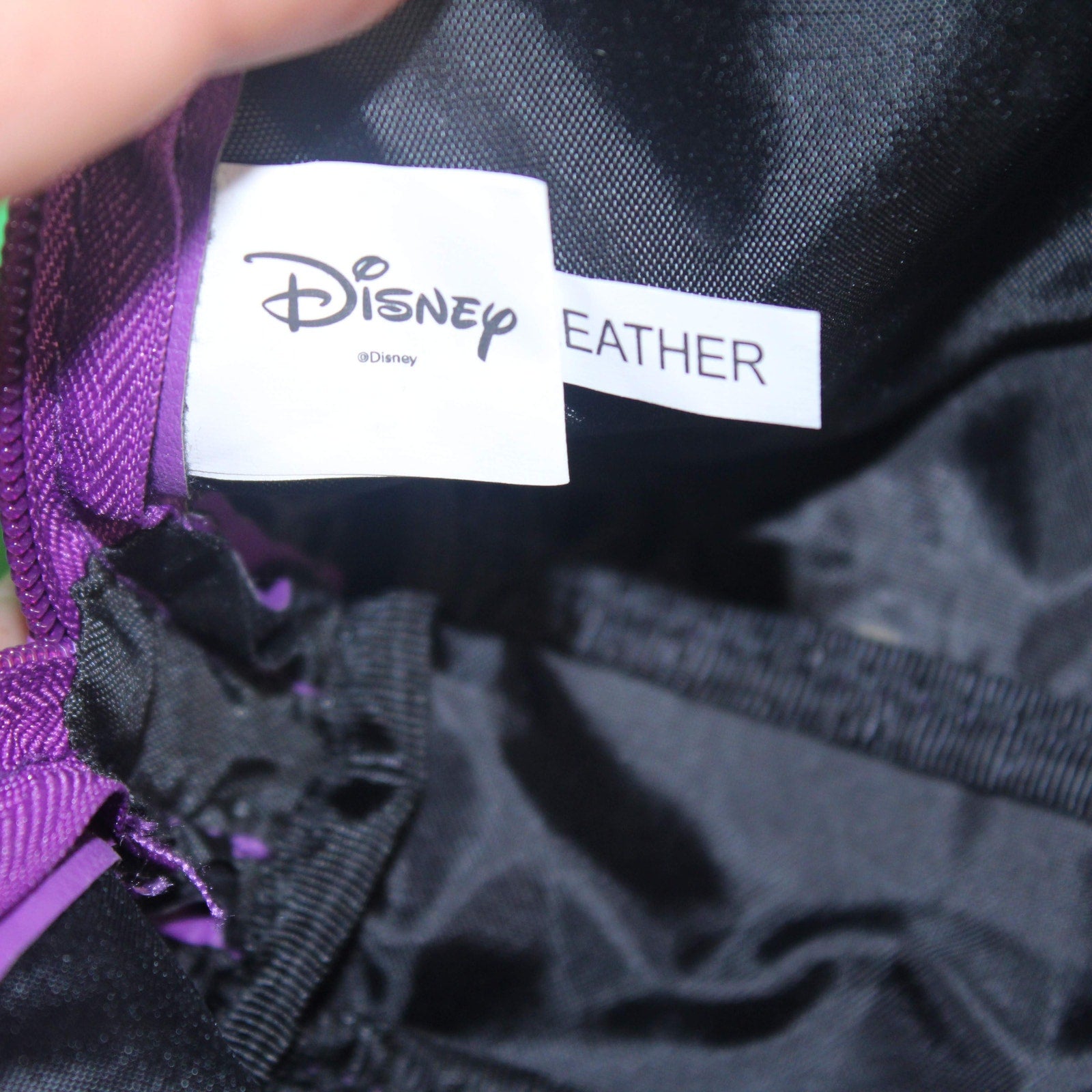 Loungefly FROZEN makeup pouch - NWT - vhtf 2014 Purple - Faux Leather Heart Logo