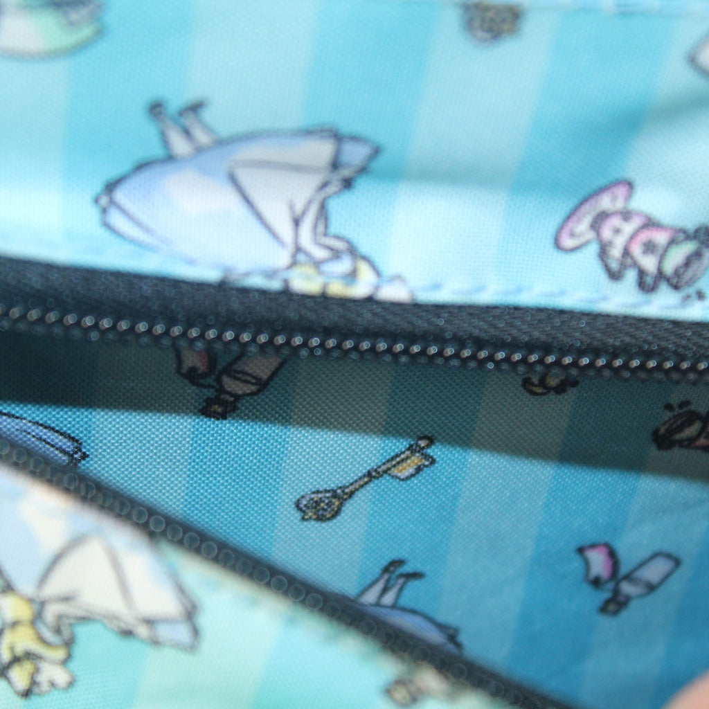 Loungefly Alice in Wonderland Backpack – Heart Logo – 2016 – NWT Mint